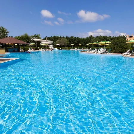Pizzo Beach Club *